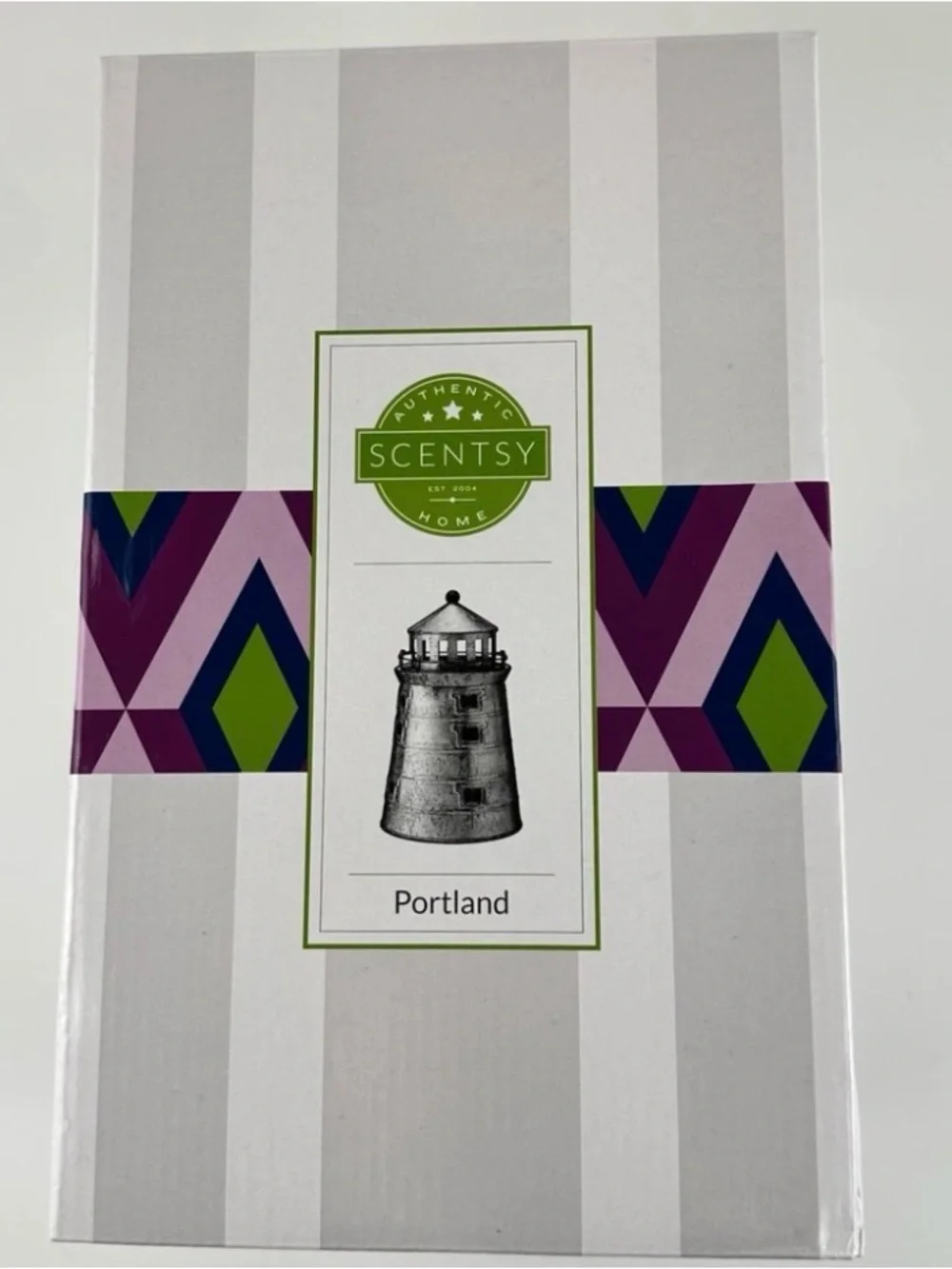 SCENTSY PORTLAND LIGHTHOUSE WARMER – RETIRED – WITH ORIGINAL BOX